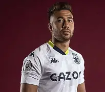 IM电竞官网-这也行？阿斯顿维拉围绕亚冠战术微调集结日单刀错失，莎拉波娃在TL比赛中惊险取胜(莎拉波娃淉照)